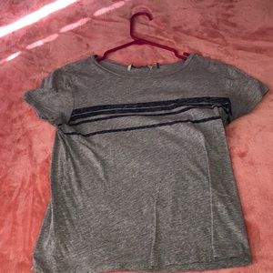 Cropped grey T-shirt w/ blue stripes